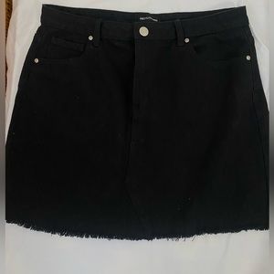 Pretty Little Thing frayed jean denim skirt